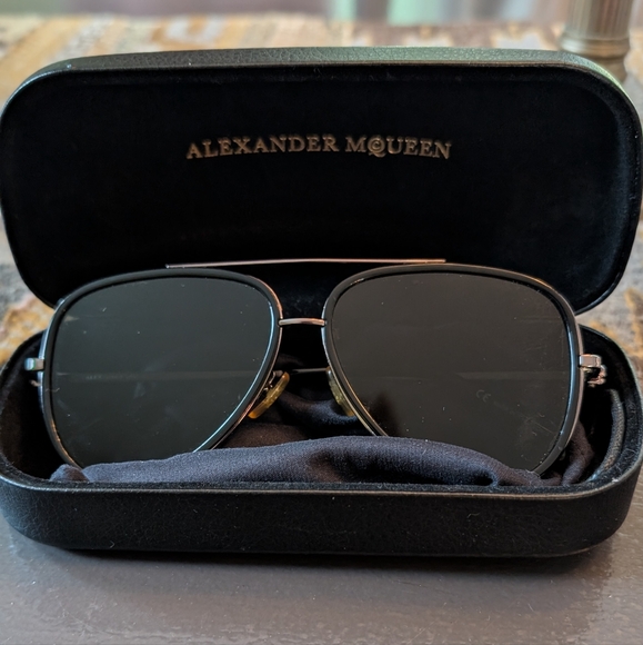 Alexander McQueen Black Sunglasses - Picture 1 of 5